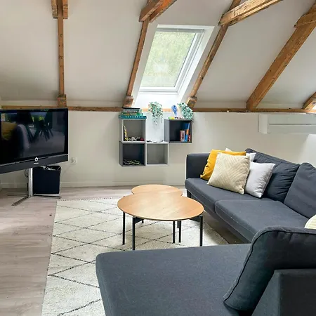 Charming A-frame House Near Gudmindrup *