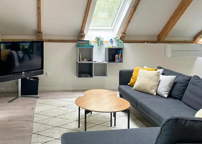 Charming A-frame House Near Gudmindrup *