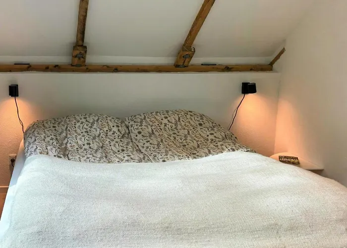 Charming A-frame House Near Gudmindrup بيت للعطل *