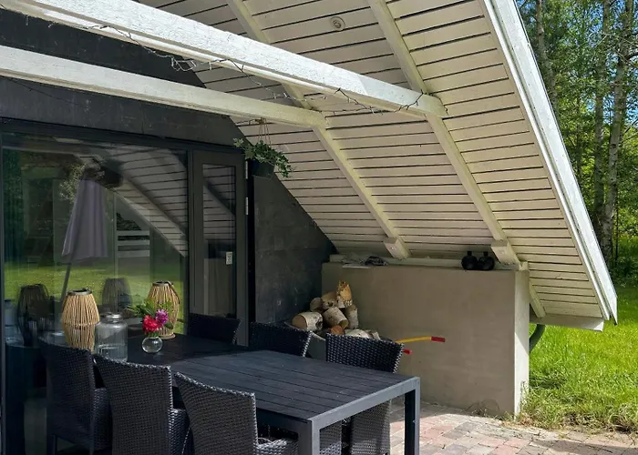 Charming A-frame House Near Gudmindrup بيت للعطل *